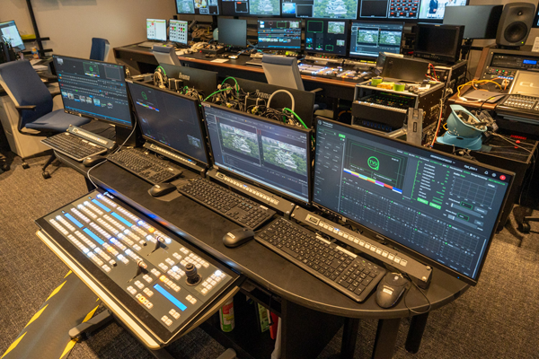 オペレーション卓の「中央島」